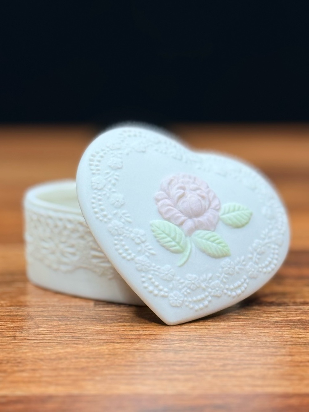 THE SAN FRANCISCO MUSIC BOX COMPANY Trinket/Music Heart Shaped Container